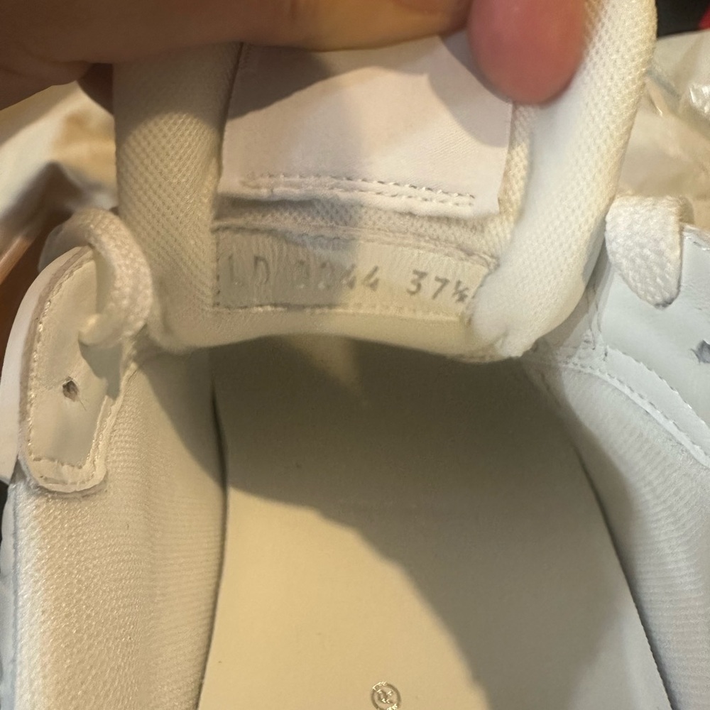 Louis Vuitton Monochrome Men's Sneakers - Picture 4 of 8